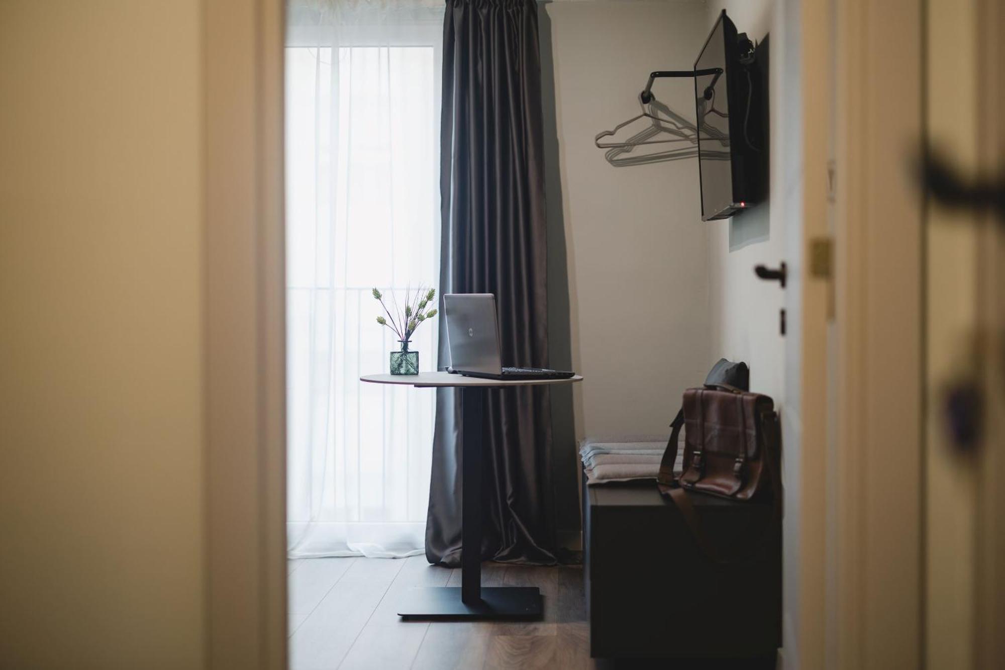 Apartment Moon 2 *